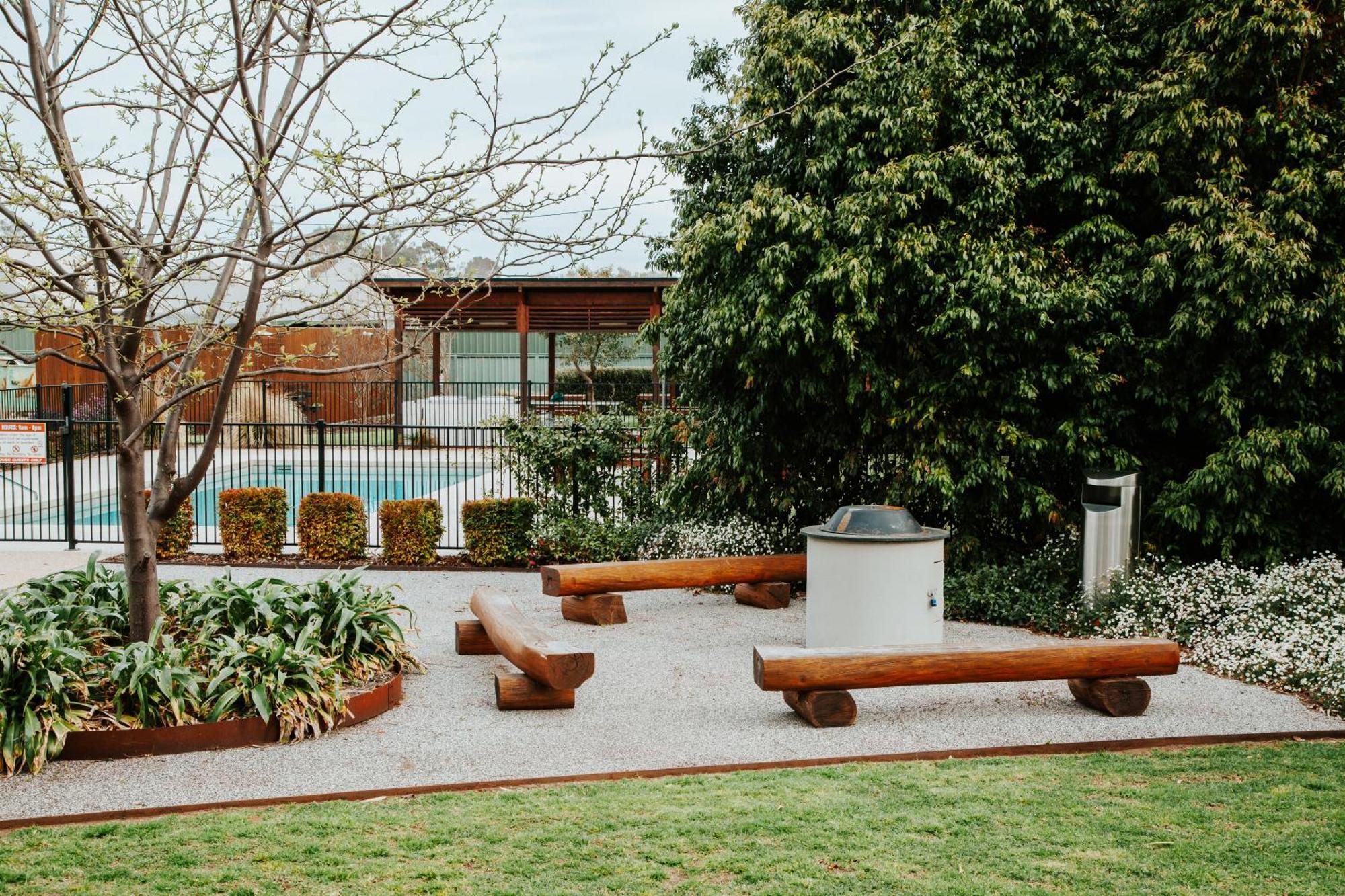 Nagambie Waterfront Motel Exterior photo